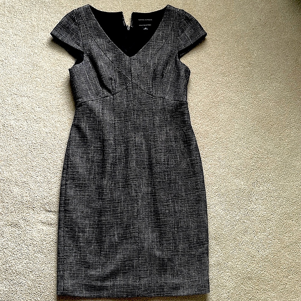 Shell: 74% Cotton 26% Viscose. Lining: 95% Polyester 5% Elastane